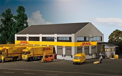 Faller 130981 DHL Fragtcentral, H0 NYHED 2017